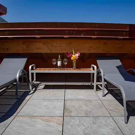 La Terrazza Sul Semesterbostad Lezzeno